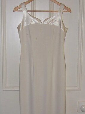 Evening dress in pearl color, small size